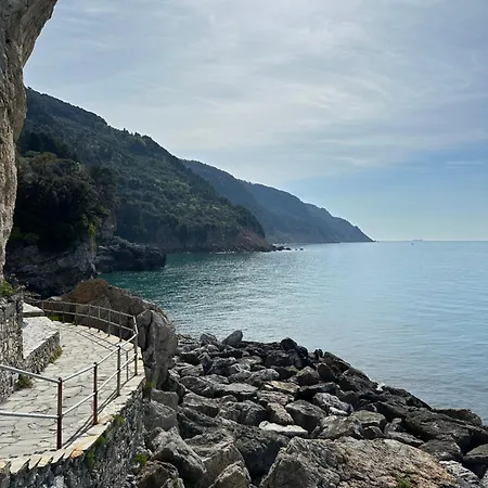 La Torre Saracena Di - Confirenthouse アパート