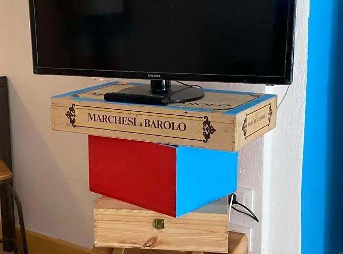 La Torre Saracena Di - Confirenthouse דירה טלארו