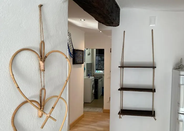 La Torre Saracena Di - Confirenthouse * Tellaro