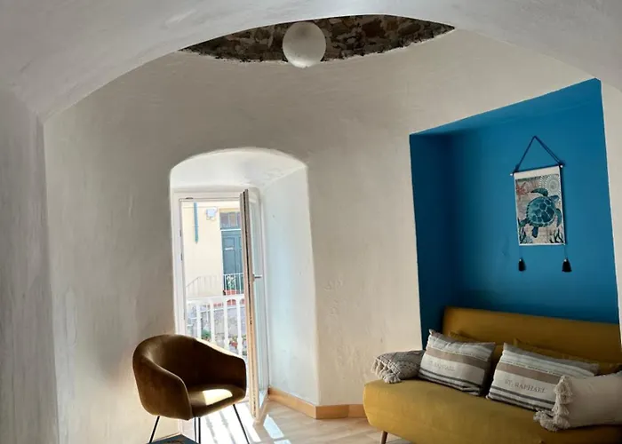 La Torre Saracena Di - Confirenthouse Apartment